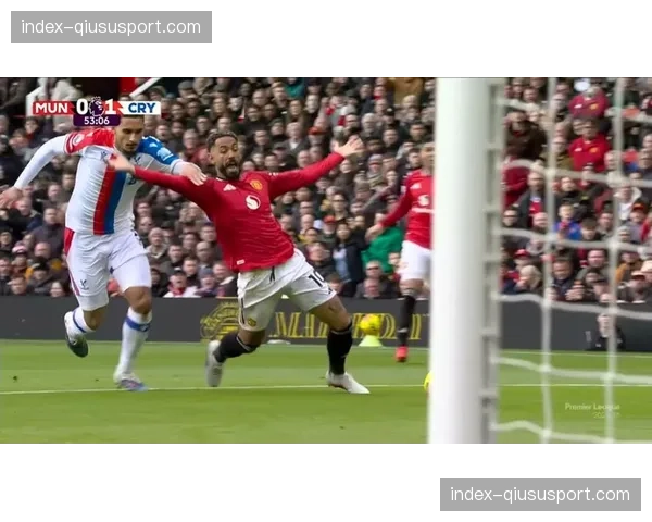 红牌!曼联后卫达洛特两黄变一红被罚下 红牌!曼联后卫达洛特两黄变一红被罚下